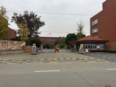 这家轴承企业，前身为浙江海宁轴承总厂，已有50余年生产历史
