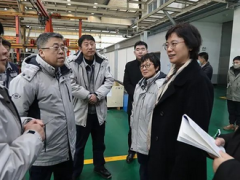 辽宁省总工会副主席初晓光一行来瓦轴调研