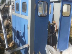 300ml全自动一出八吹瓶机：高效生产引领市场新潮流