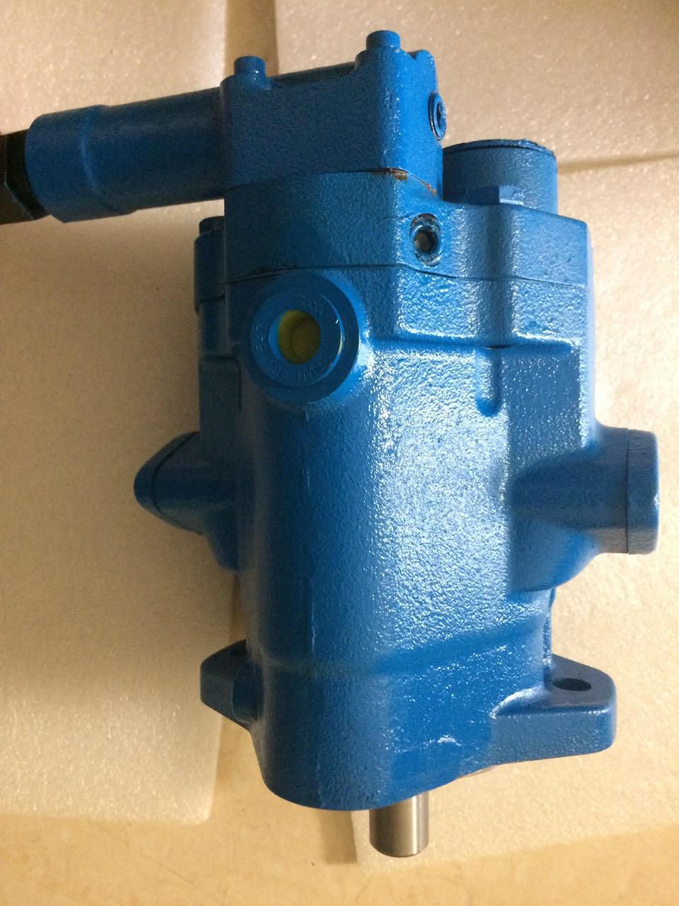 鸿鑫隆液压供应HD-A11VLO130LR3/10R-NZG12N00销售厂家电话