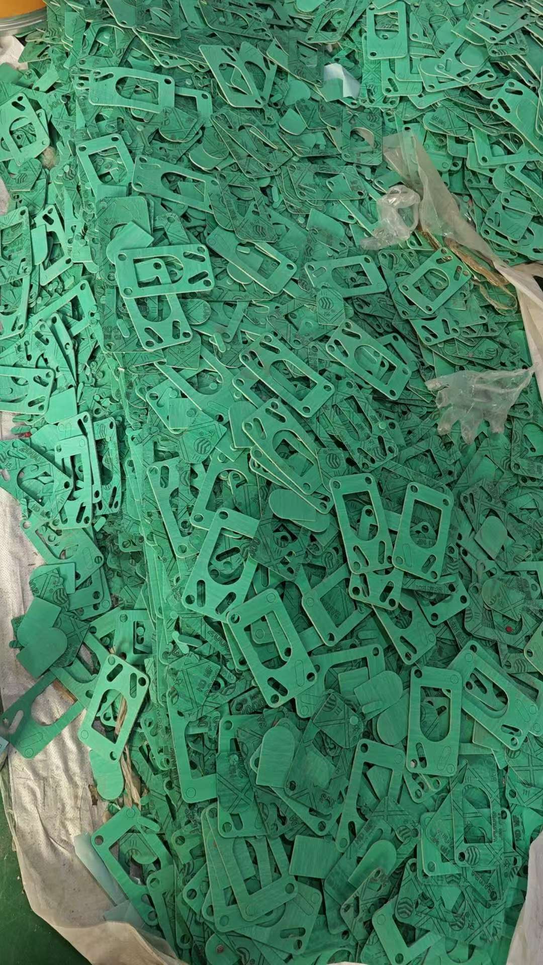 平面型钢制管法兰用450°C方形带孔石棉密封垫含税运