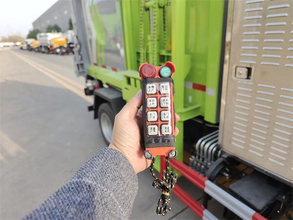 三轮油污清运车_新能源油污清运车配置介绍